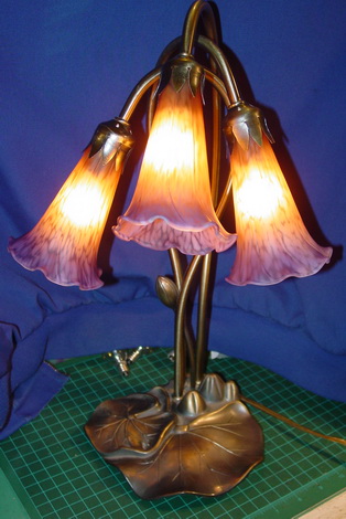 Tiffany tulip lily lamp shades hotsell